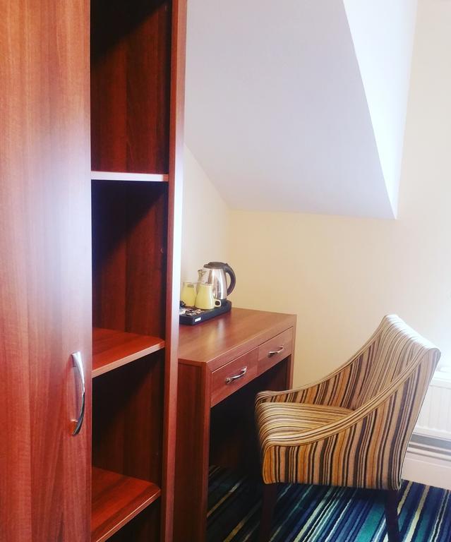 Manor Parc Hotel Cardiff Habitación foto